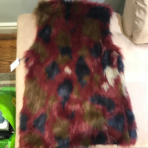 NWT WAYF Faux Fur Vest XS - Picture 2 of 7